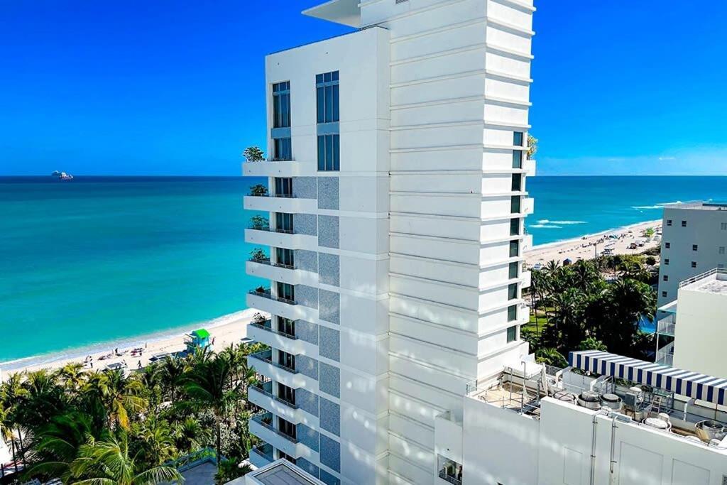 Fontainebleau Resort Balcony W Ocean And City View Miami Beach Exterior photo