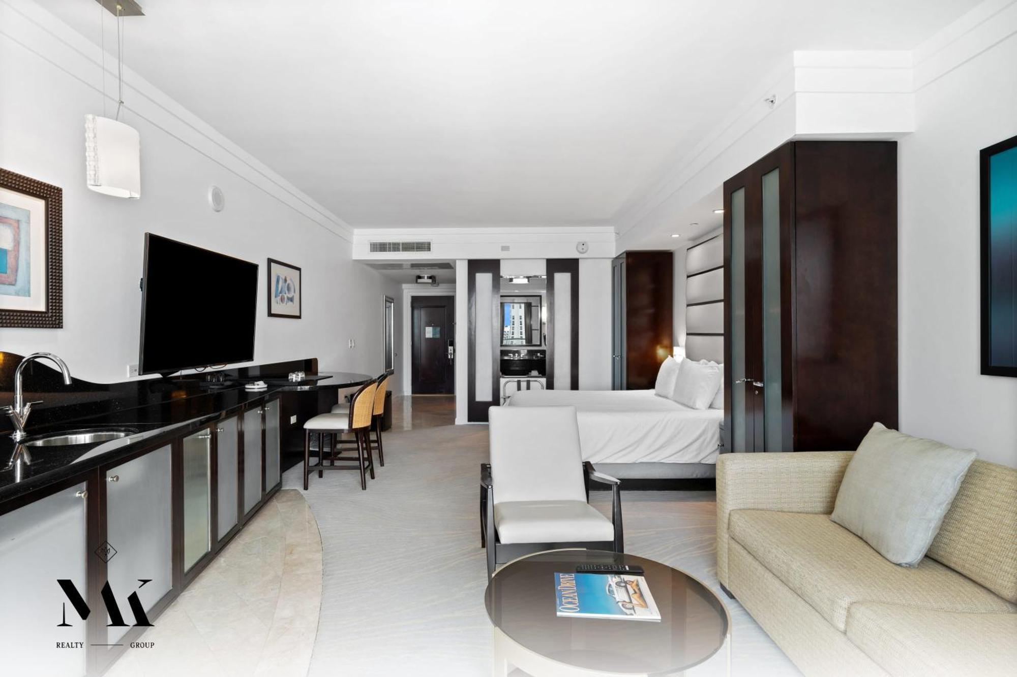 Fontainebleau Resort Balcony W Ocean And City View Miami Beach Exterior photo